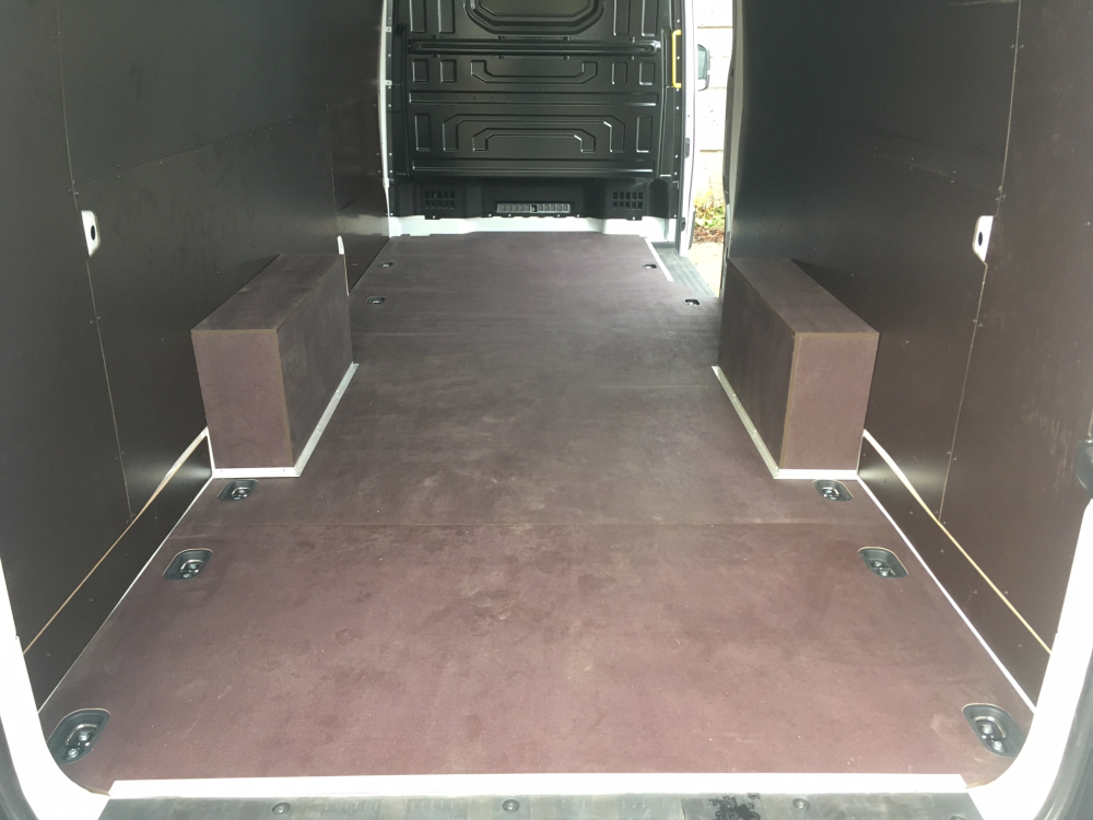 Podlaha do n�kladov�ho priestoru L 5 CRAFTER - MANN TGE 2017-- d�ka 4850 mm 9 mm