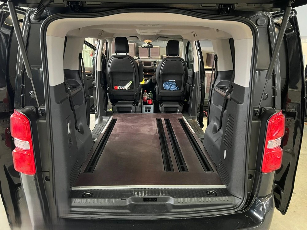 Podlaha do nkladovho priestoru v celku Citroen Spacetourer, Peugeot Traveller, Toyota Proace Family L 2 (2512 mm) 9 MM