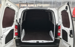 Vntorn obloenia nklad.priestoru L1 CITROEN BERLINGO / PEUGEOT PARTNER / OPEL COMBO TOYOTY PROACE City 2018--