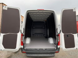 Vntorn obloenia nklad.priestoru Mercedes-Benz Sprinter RWD (4307 mm / vysok strecha 2009 mm)