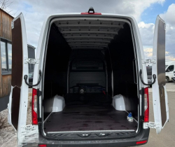 Vntorn obloenia nklad.priestoru Mercedes-Benz Sprinter RWD (4707 mm / vysok strecha 2009 mm