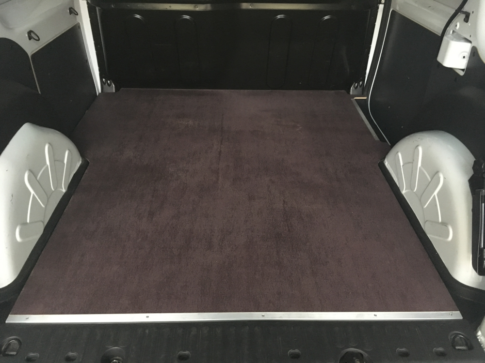 Podlaha do nkladovho priestoru v celku dka L 1  Renault Kangoo